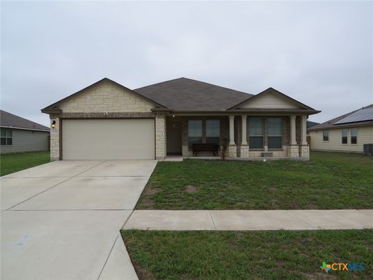 Attached, Exterior, Facade, Solar Panels, Ranch