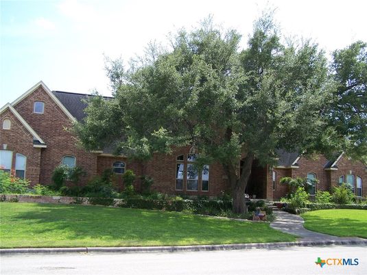 Exterior, Facade, Brick Facade, Brick Traditional