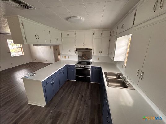Interior, Kitchen, Pendant Lights, Wood Texture Flooring
