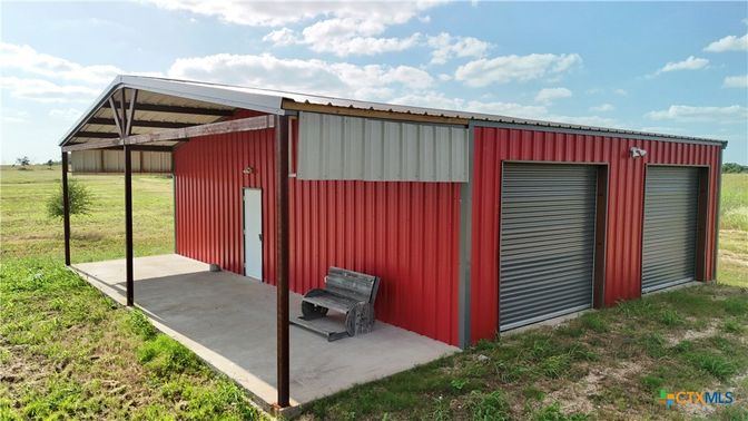 Detached Garage, Exterior