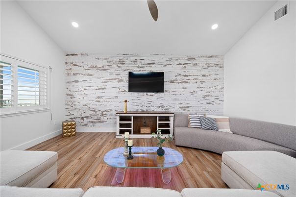 Interior, Living room, Recessed Lighting, Wood Texture Flooring