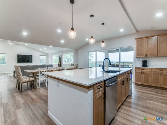 Dining room, Interior, Kitchen, Pendant Lights, Recessed Lighting, Wood Texture Flooring