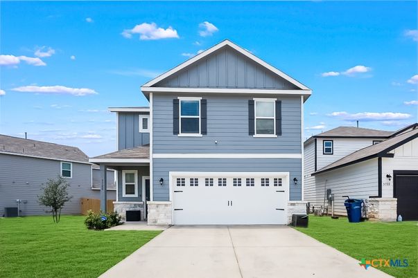 Attached, Exterior, Facade, American Craftsman