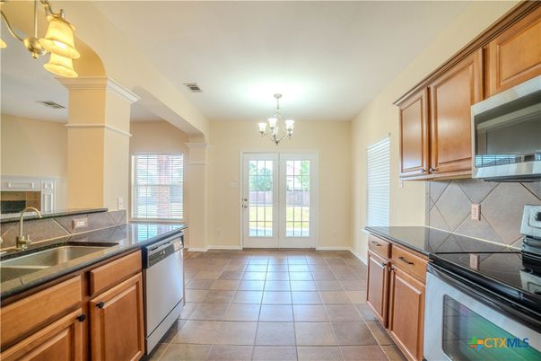 Chandelier, Interior, Kitchen