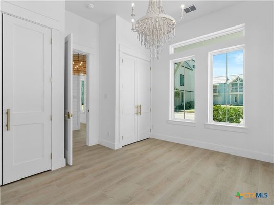 Chandelier, Empty room, Interior, Wood Texture Flooring
