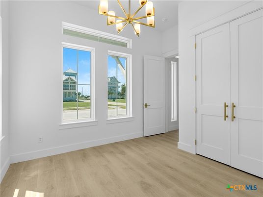 Empty room, Interior, Pendant Lights, Wood Texture Flooring