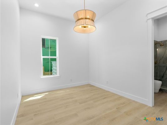 Bathroom, Interior, Pendant Lights, Recessed Lighting, Wood Texture Flooring