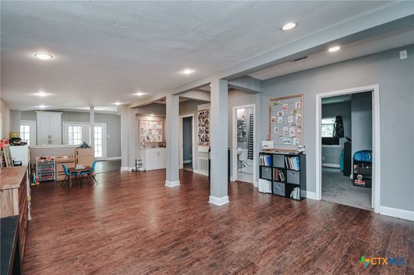 Dining room, Fireplace, Interior, Recessed Lighting, Wood Texture Flooring