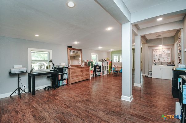 Interior, Recessed Lighting, Wood Texture Flooring