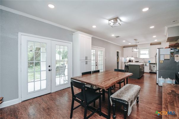 Dining room, Interior, Kitchen, Pendant Lights, Recessed Lighting, Wood Texture Flooring