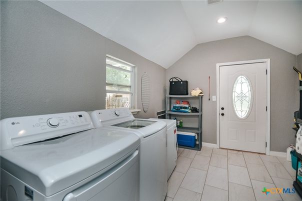 Interior, Recessed Lighting, Washer