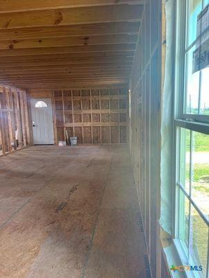 Empty room, Interior, Wooden Beams