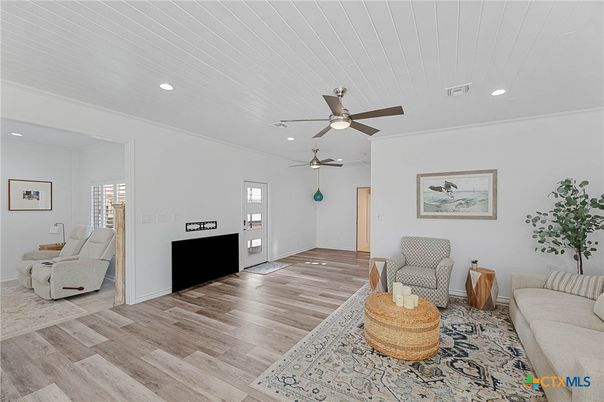 Interior, Living room, Recessed Lighting, Wood Texture Flooring