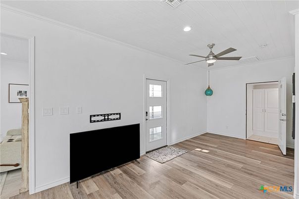 Interior, Recessed Lighting, Wood Texture Flooring