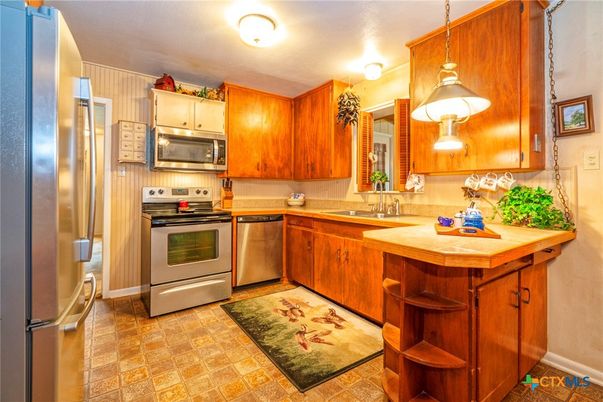 Interior, Kitchen, Pendant Lights, Stainless Steel Appliances
