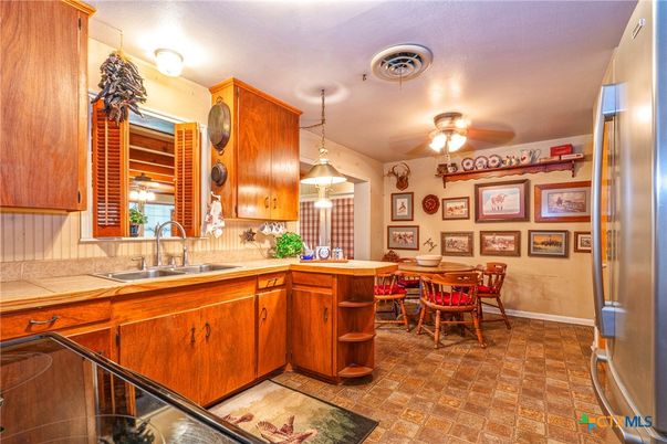 Dining room, Interior, Kitchen, Pendant Lights, Tile Countertops