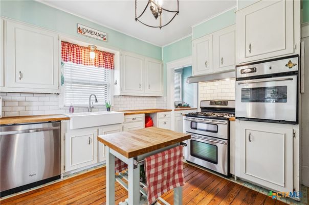 Interior, Kitchen, Stainless Steel Appliances, Wood Texture Flooring