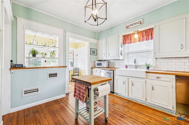 Interior, Kitchen, Pendant Lights, Wood Texture Flooring