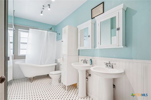 Bathroom, Dual Sink Vanities, Free Standing Baths, Interior