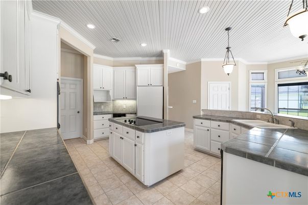 Interior, Kitchen, Pendant Lights, Recessed Lighting, Tile Countertops