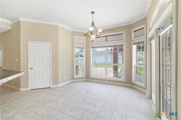 Chandelier, Empty room, Interior