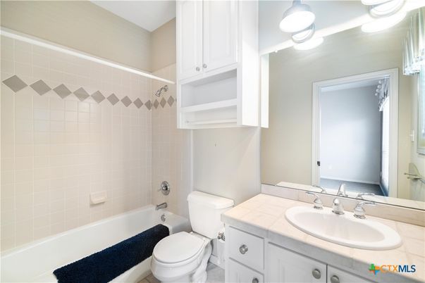 Bathroom, Interior, Tile Countertops
