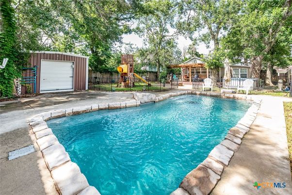 Exterior, Playground, Pool
