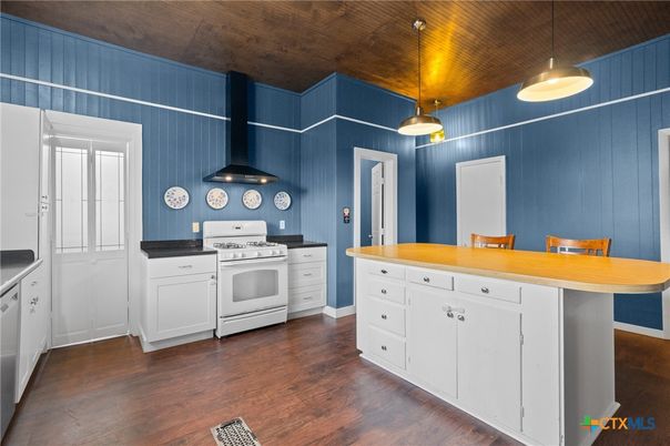 Interior, Kitchen, Pendant Lights, Wood Texture Flooring