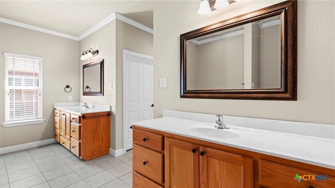 Bathroom, Dual Sink Vanities, Interior