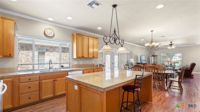 Chandelier, Dining room, Interior, Kitchen, Pendant Lights, Recessed Lighting, Wood Texture Flooring