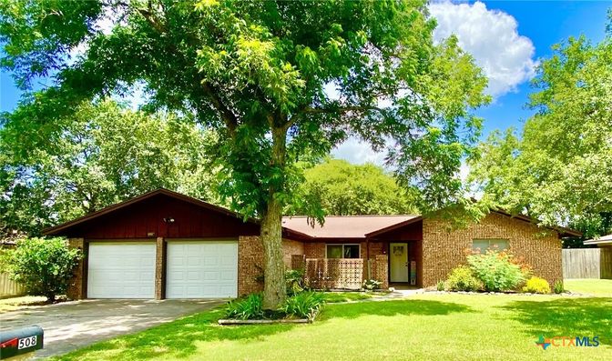 Attached, Exterior, Facade, Brick Facade, Ranch