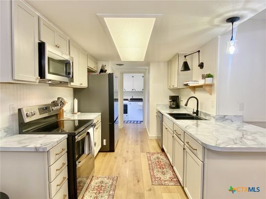 Interior, Kitchen, Pendant Lights, Wood Texture Flooring