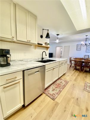 Chandelier, Dining room, Interior, Kitchen, Pendant Lights, Wood Texture Flooring