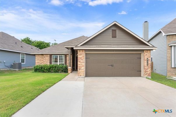 Attached, Exterior, Facade, Brick Facade, Ranch