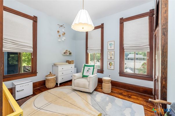 Interior, Pendant Lights, Wood Texture Flooring