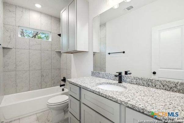 Bathroom, Interior, Marble, Marble Walls, Recessed Lighting