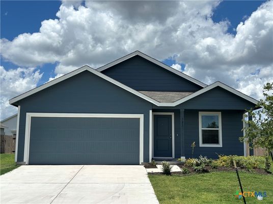 Attached, Exterior, Facade, American Craftsman