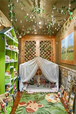 Interior, Wine Storage