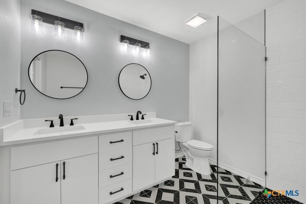 Bathroom, Dual Sink Vanities, Interior