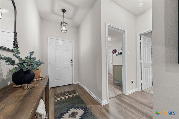 Interior, Pendant Lights, Wood Texture Flooring