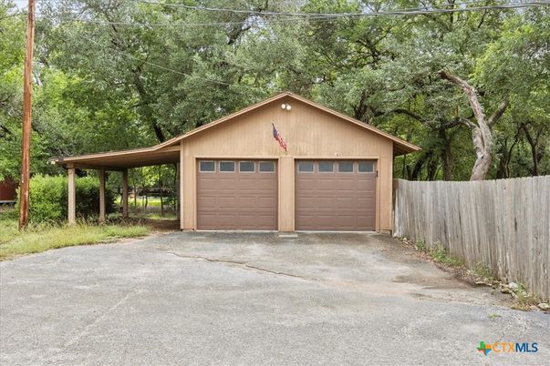 Detached Garage, Exterior