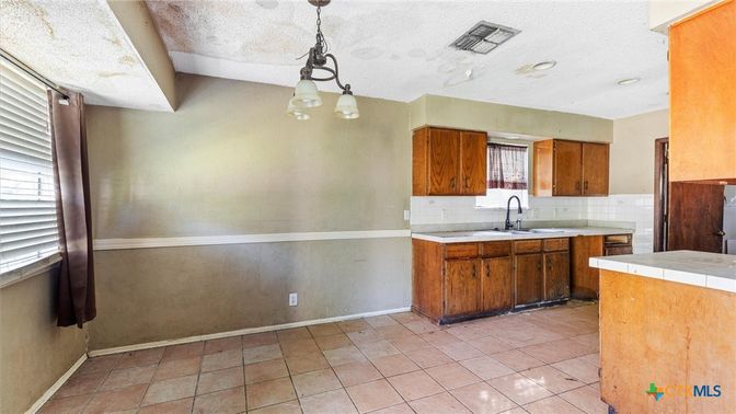 Interior, Kitchen, Pendant Lights, Recessed Lighting, Tile Countertops