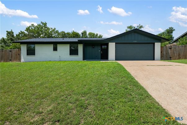 Attached, Backyard, Exterior, Facade, Ranch