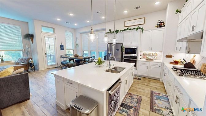 Dining room, Interior, Kitchen, Pendant Lights, Recessed Lighting, Stainless Steel Appliances