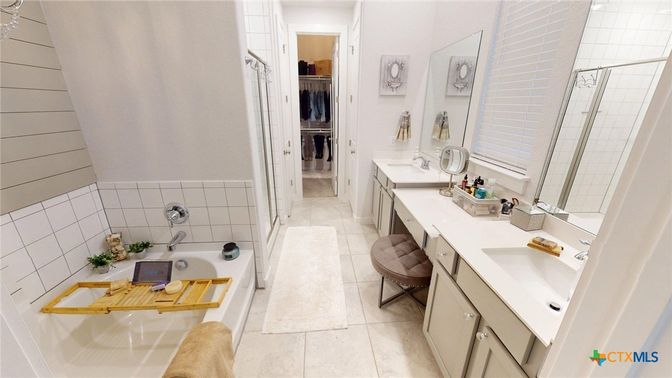 Bathroom, Dual Sink Vanities, Interior