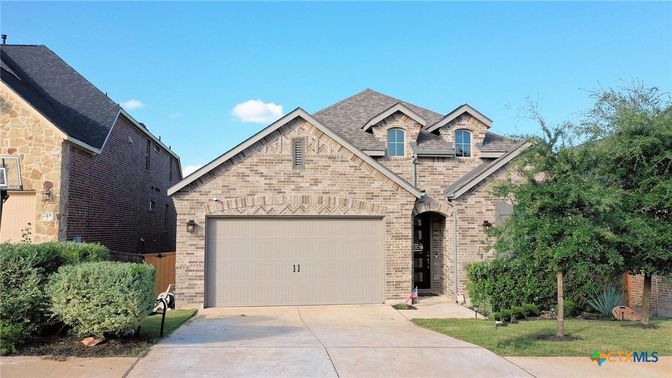 Attached, Exterior, Facade, Brick Facade, Brick Traditional