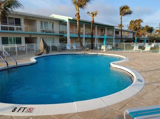 Exterior, Pool