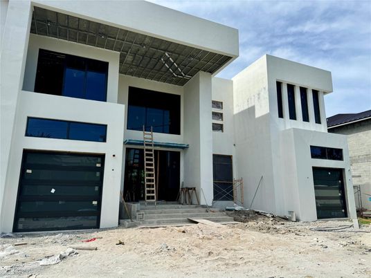 Attached, Exterior, Facade, Modern