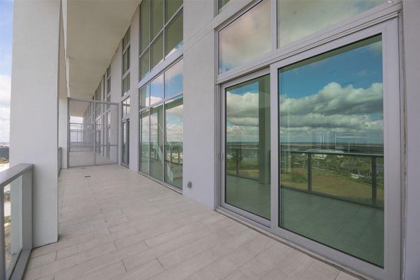 Interior, Sun Room, Wood Texture Flooring