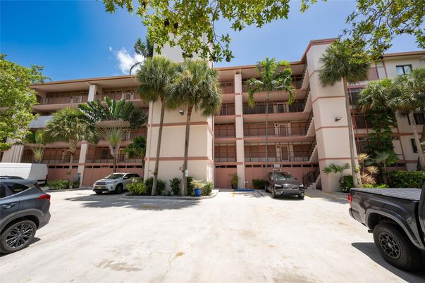 Exterior, Facade, Condo Building